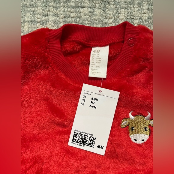 NWT - H&M Baby Red Fleece Outfit Set (6-9M) - Picture 3 of 3